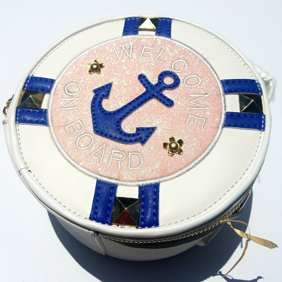 Welcome aboard crossbody - Picture 4 of 4